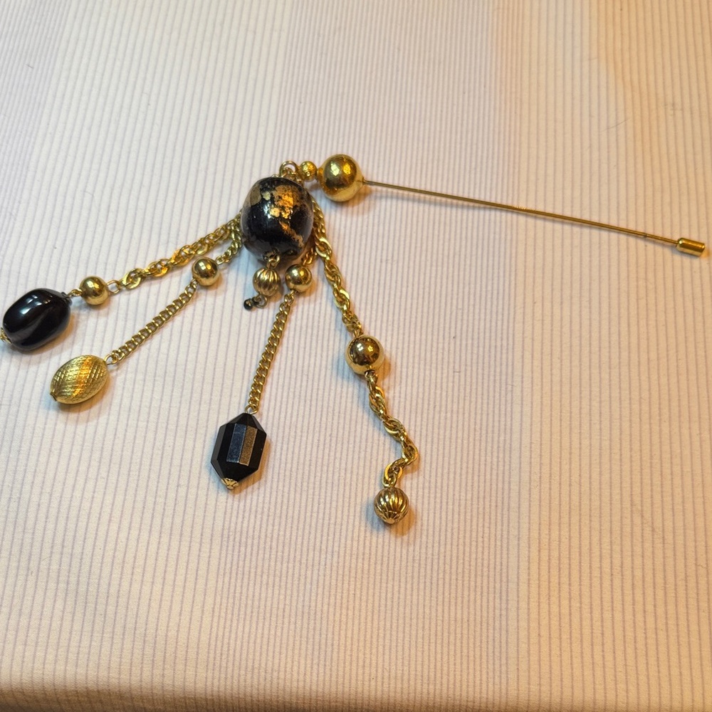 Elegant Gold toned and Black Women's hat pin 🐈‍⬛